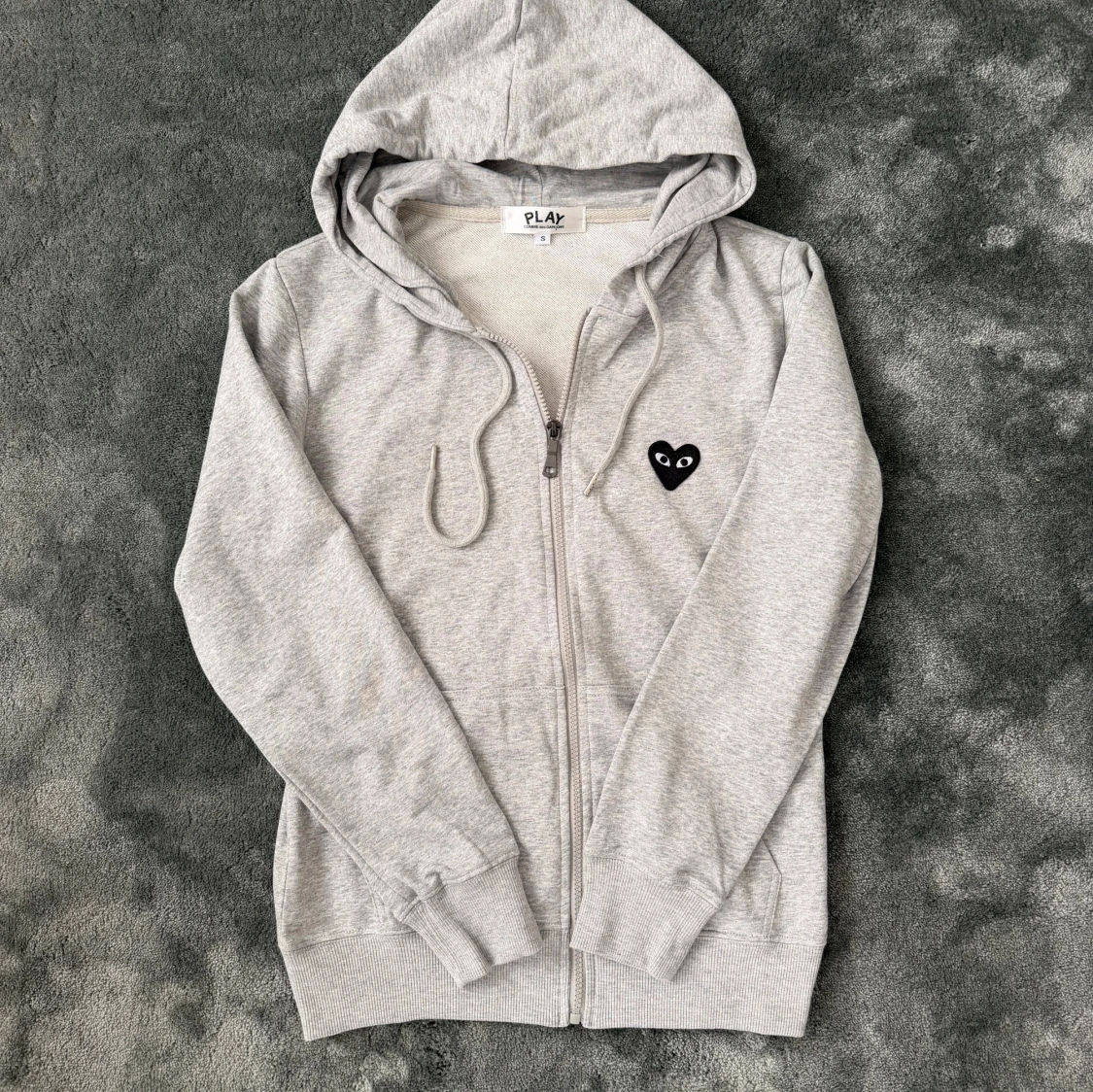 Grå hoodie Comme des Garcons Play