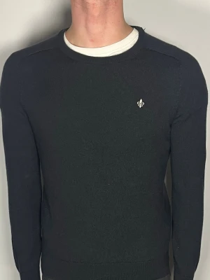 Morris merinoull tröja - Säljer en riktigt snygg och trendig Morris tröja i 100% merinoull och i fint skick, storlek S men sitter mer som XS, vid frågor är det bara att skriv //Gramenti