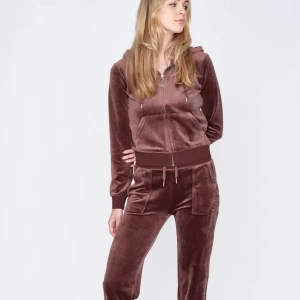 Brunt juicy sett  - Nytt skick, endast använt hemma. 800 för hela settet🥰 storlek m, men är som en s, då jag i vanliga fall är en s👌🏽 skriv för egna bilder 😌