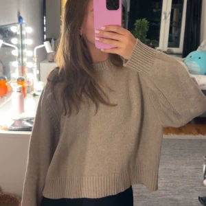 Brun/beige stickad tröja - Stickad tröja från Carin Wester🤎🍁Fint skick