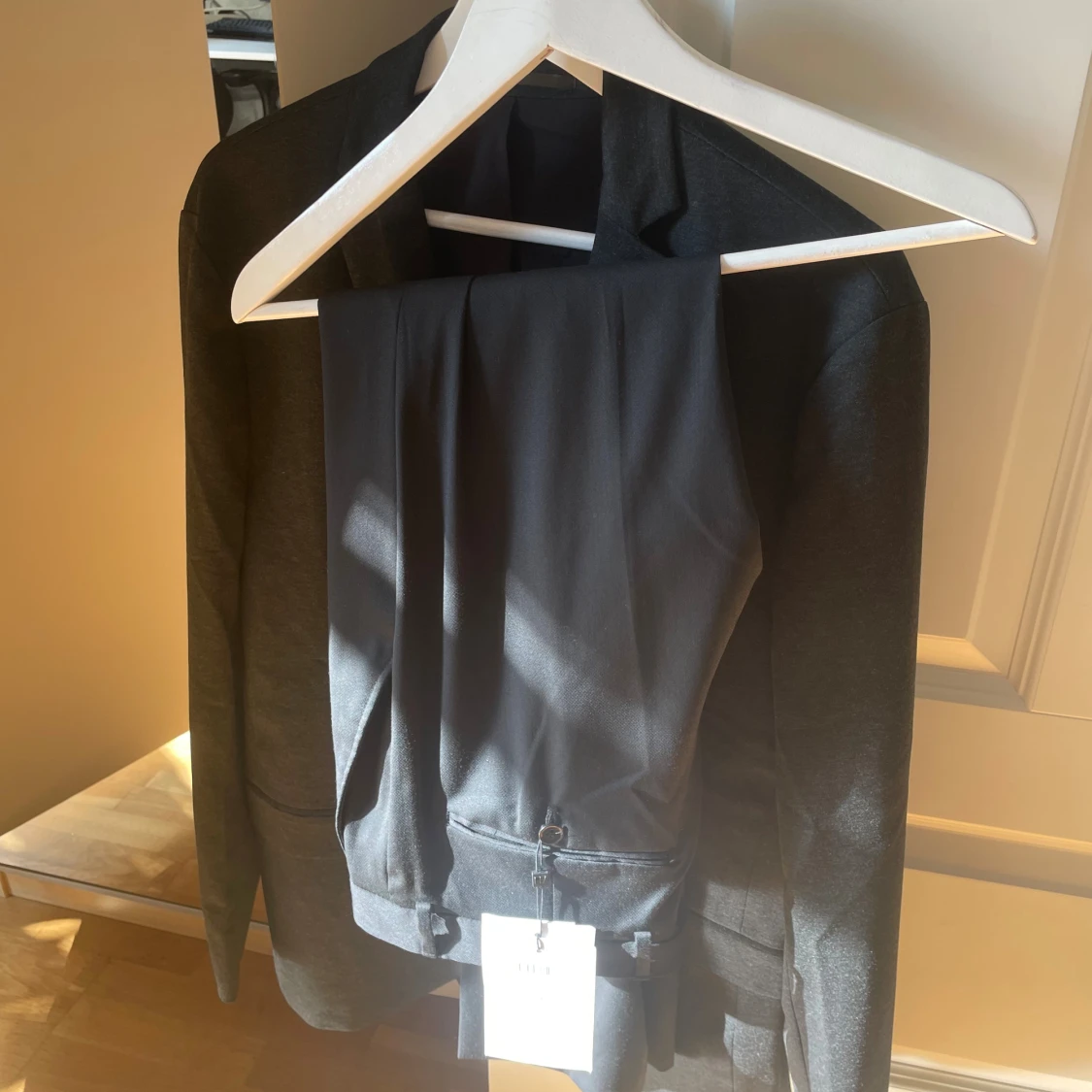 Svart kostym med kavaj och byxor H&M - 1