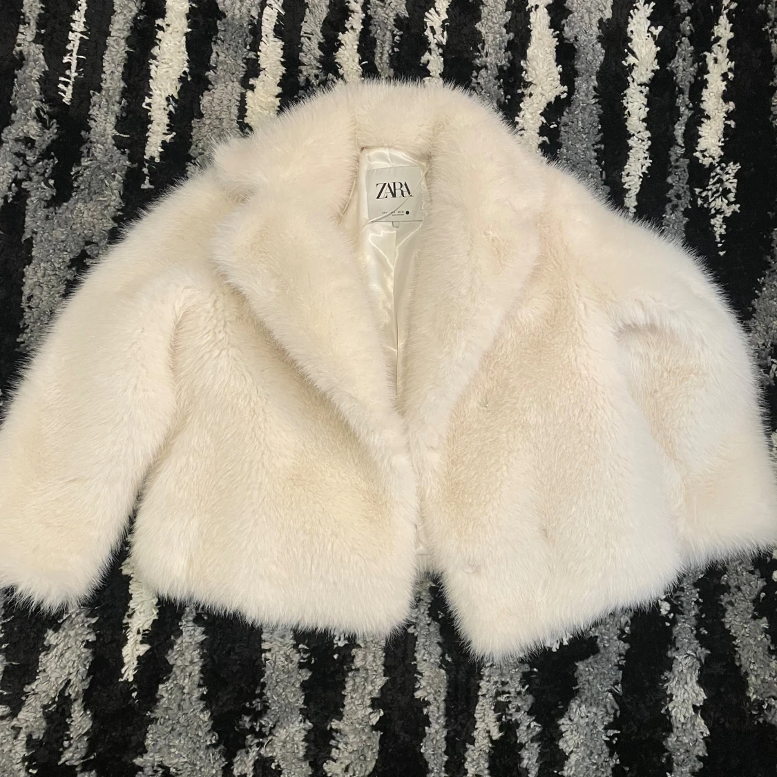 Vit Zara pälsjacka - 1