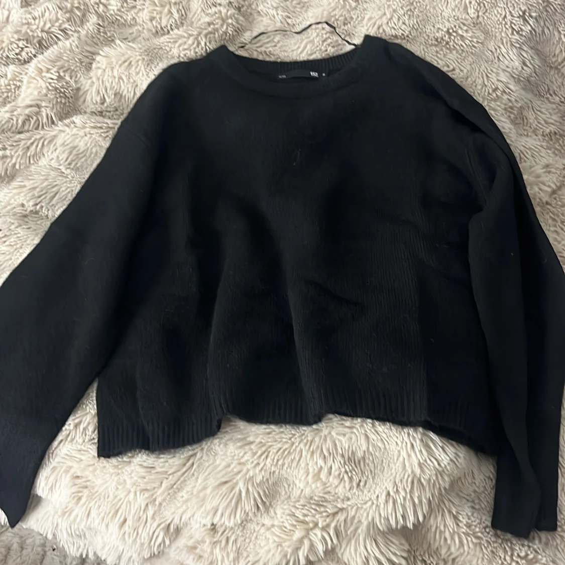 Svart stickad tröja från lager - 1