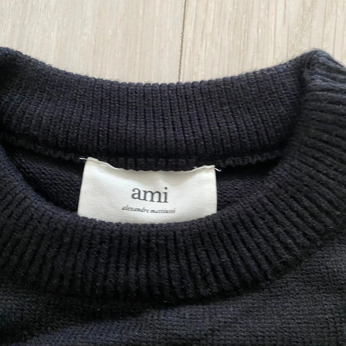 Svart stickad tröja från Ami Paris - 1
