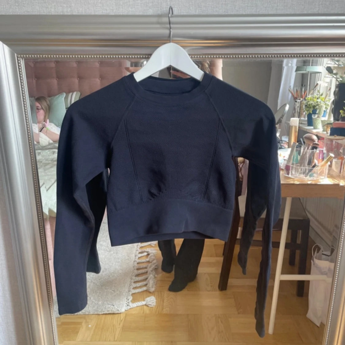 Svart croppad långärmad topp Soc - 2