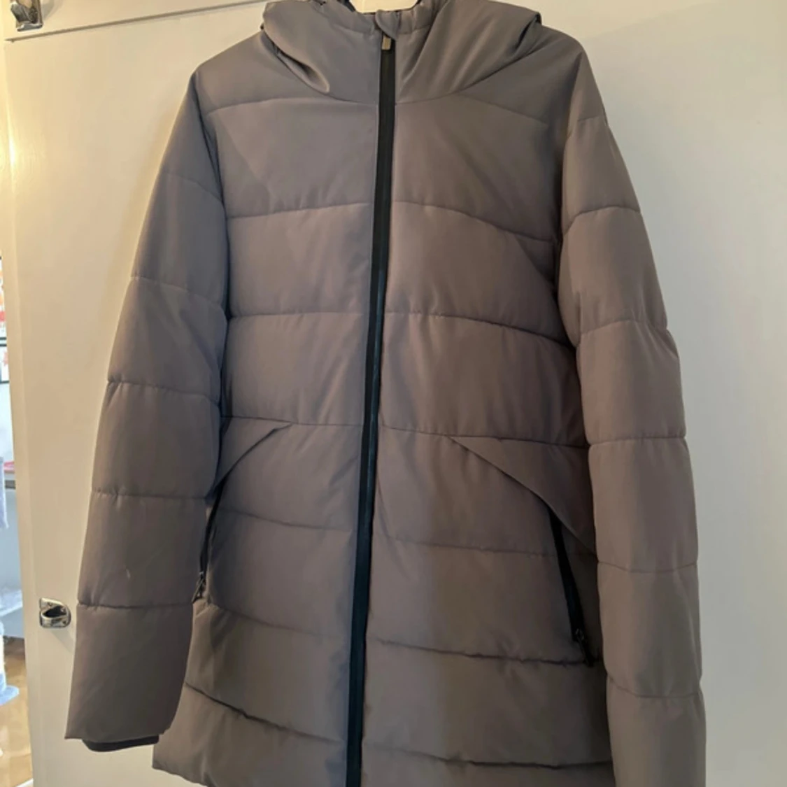 Grå pufferjacka - 1