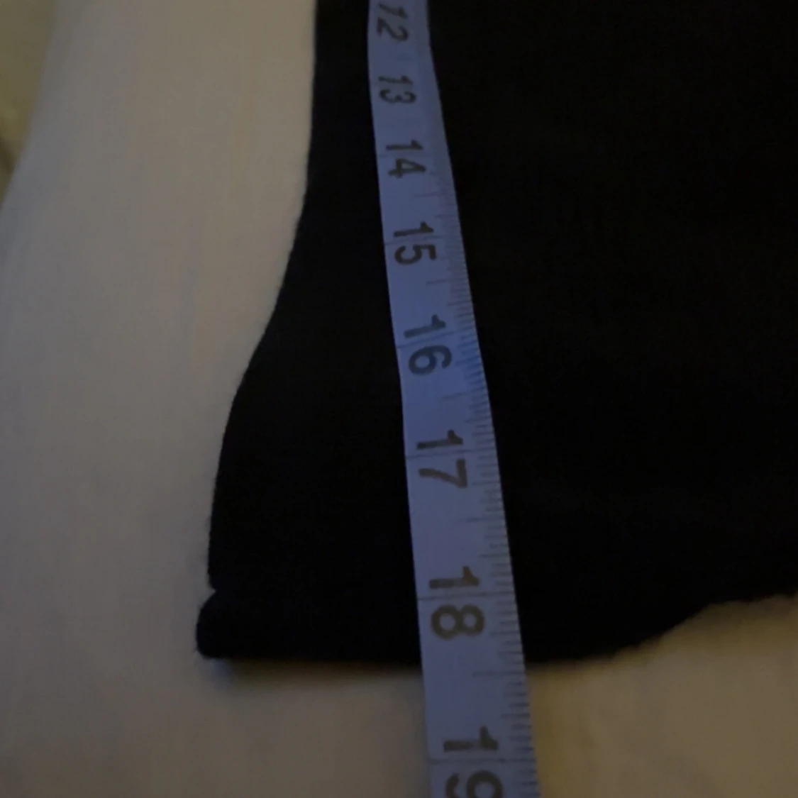 Svart pikétröja med dragkedja - 2