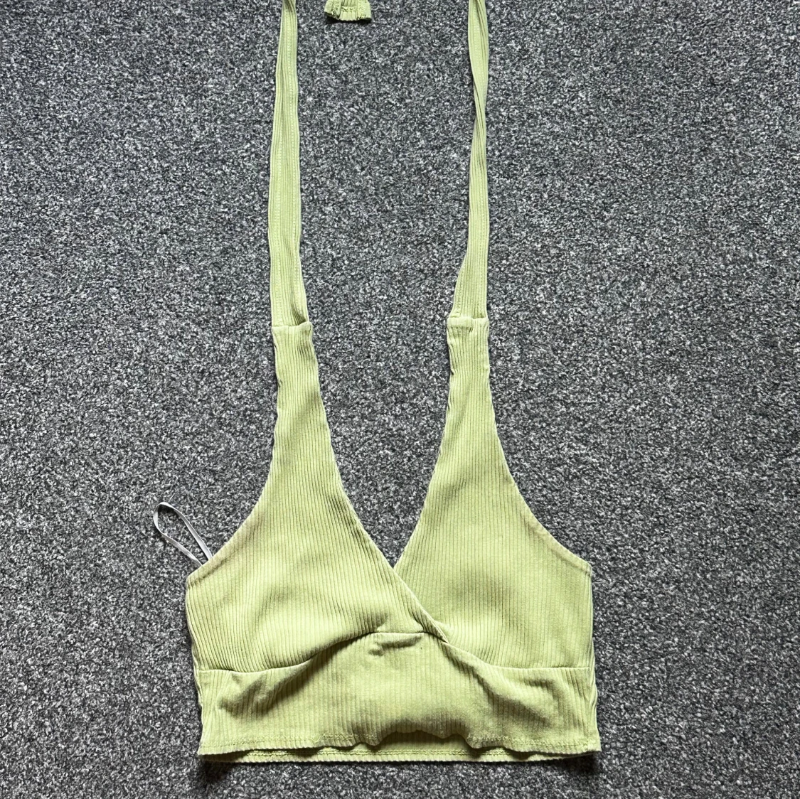 Ljusgrön ribbad croppad linnetopp