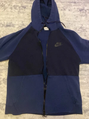 Nike hoodie  - Nytt skick, använt. Pris går att snacka