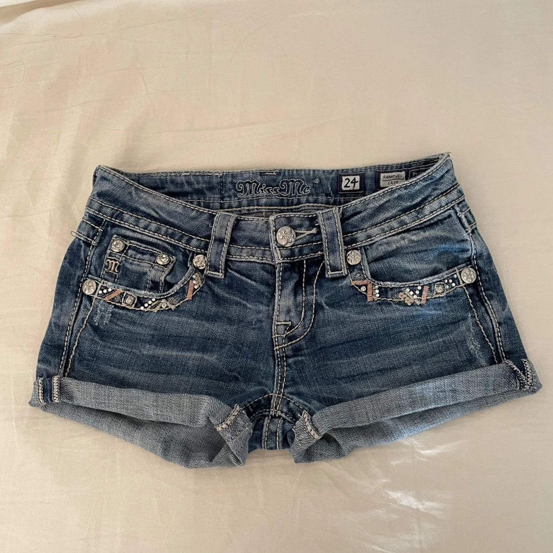 Miss Me jeansshorts med detaljer - 2