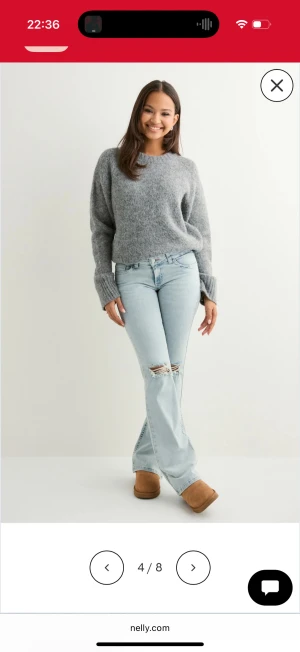 Bootcut jeans Nelly - Säljer dessa då de inte används längre. Har lite slitningar längst ner vid hälen annars är dem i bra skick! 