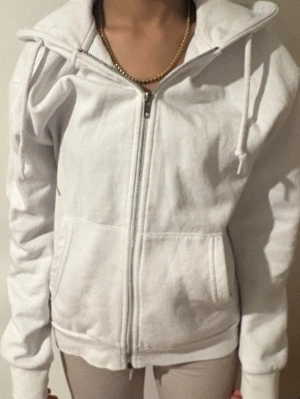 Vit kofta - En vit snygg kofta 