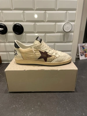 Golden Goose ballstars - Pris kan diskuteras🙌 Golden Goose ballstars som köptes för 2 månader sen men passade inte. Skriv gärna för frågor eller bilder! 