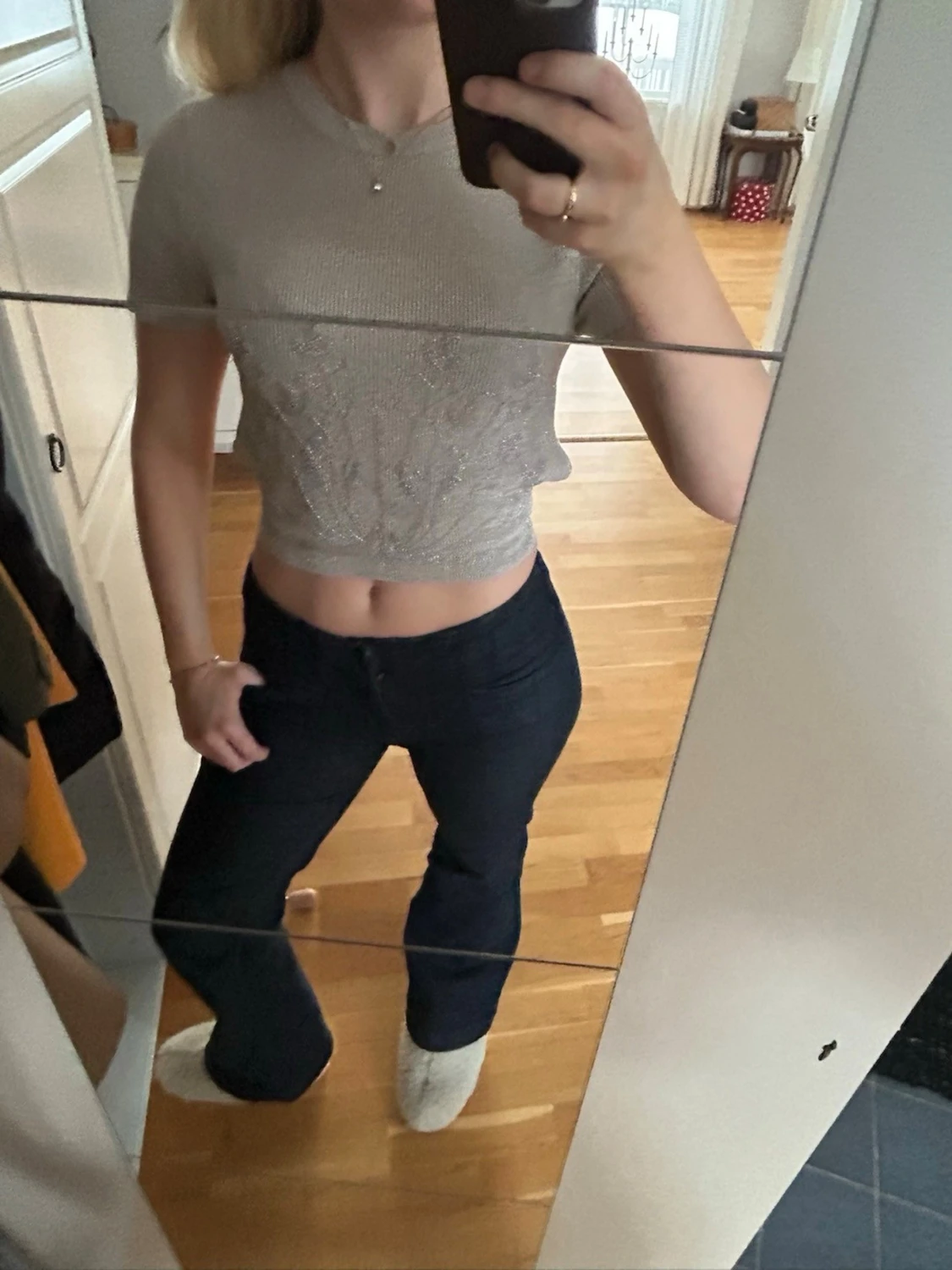 Glittrig croppad topp med öppen rygg