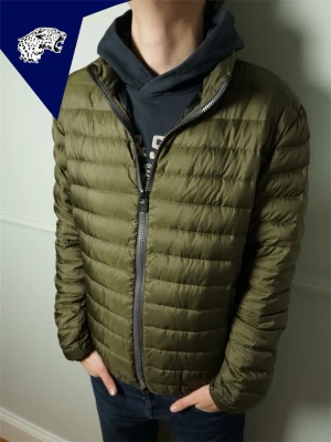 COLMAR DUNJACKA  - Colmar dunjacka i en riktigt snygg grön färg  | Skick: 8.5/10 | Strl: 54 (L) | Modellen är 182 cm | Hör av dig om du undrar någonting!