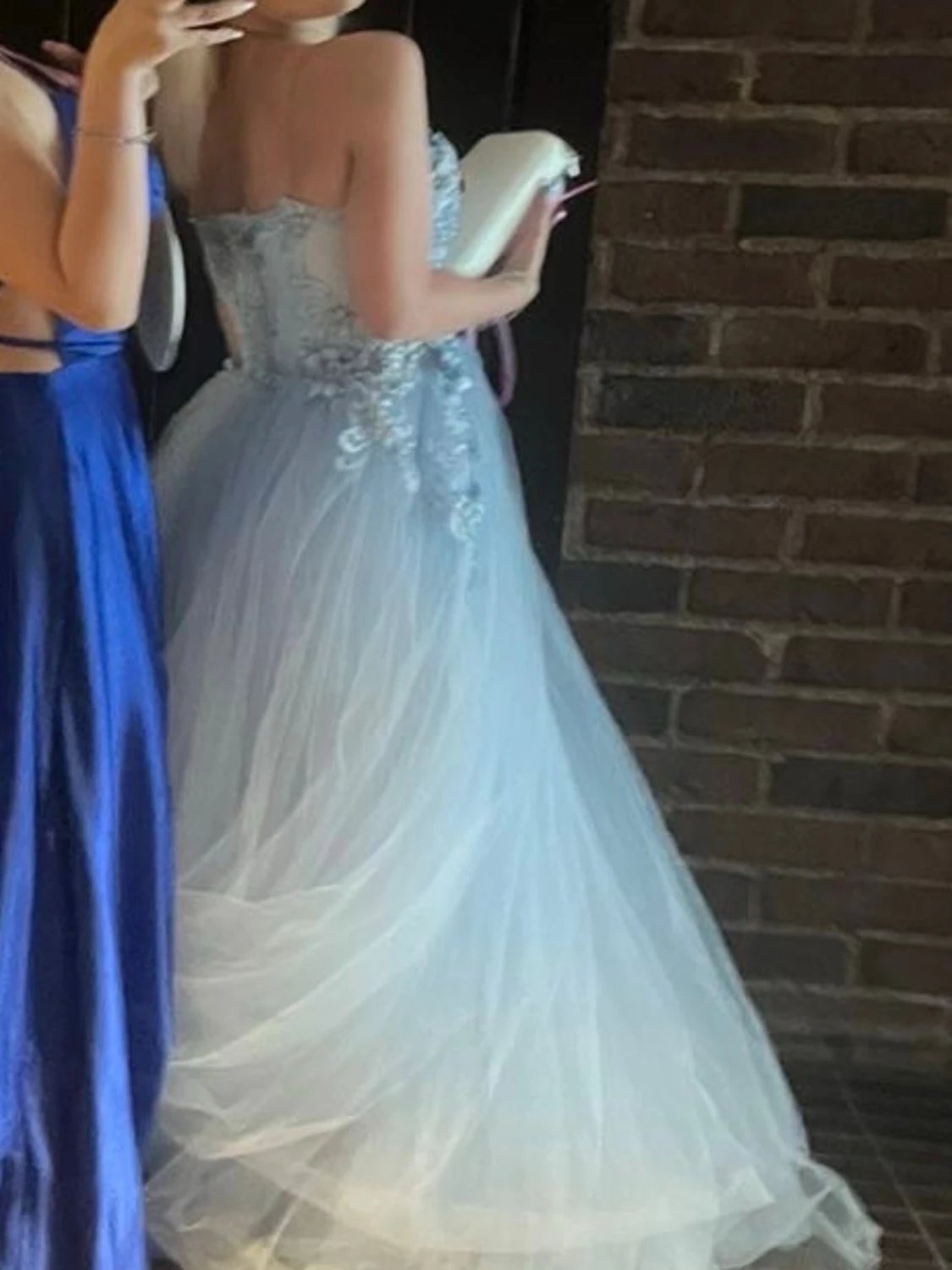 Säljer Balklänning  - 1