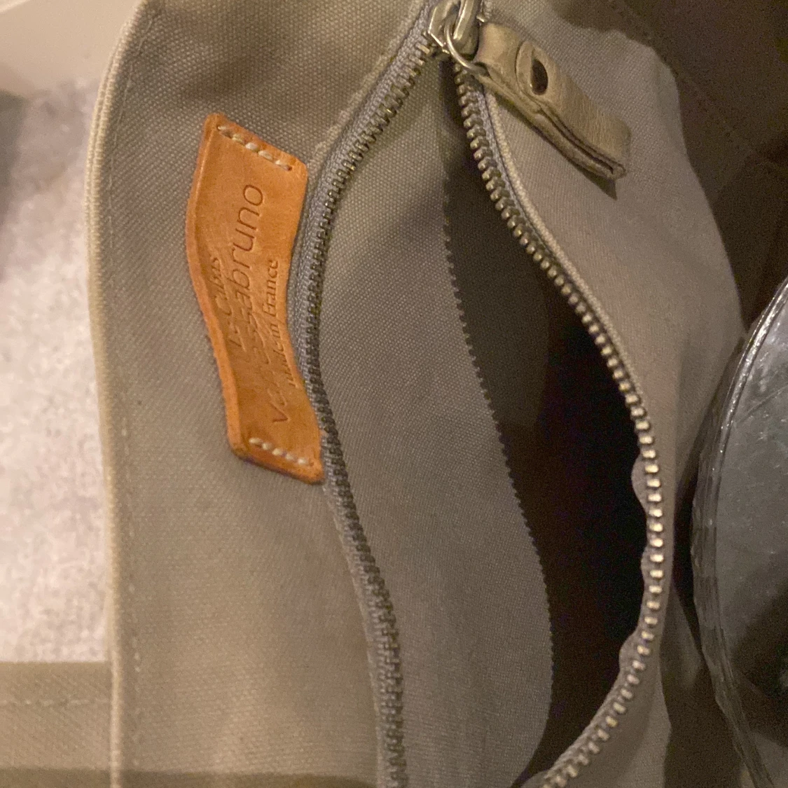 grå väska från Vanessa Bruno - 1