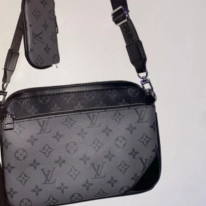 Letar du en sån fet väska varmt välkommen  - Letar du en sån fet väska som passar inför resor,sommar,vinter allt möjligt dejt varmt välkommen gör din beställning 