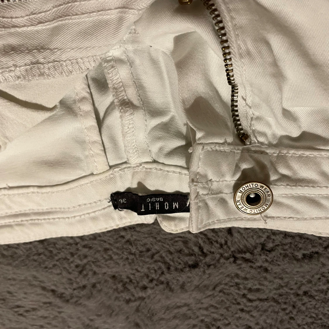 Vita shorts från Mohito Basic - 1