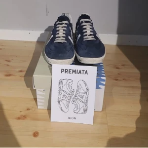 Premiata skor - Skor från premiata i riktigt bra skick 9 av 10. Storlek 40 pris: 1799 inte huget i sten. Hör av er vid frågor.