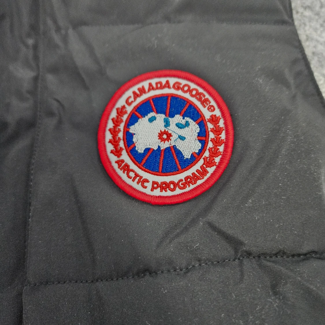 Svart dunväst från Canada Goose - 1