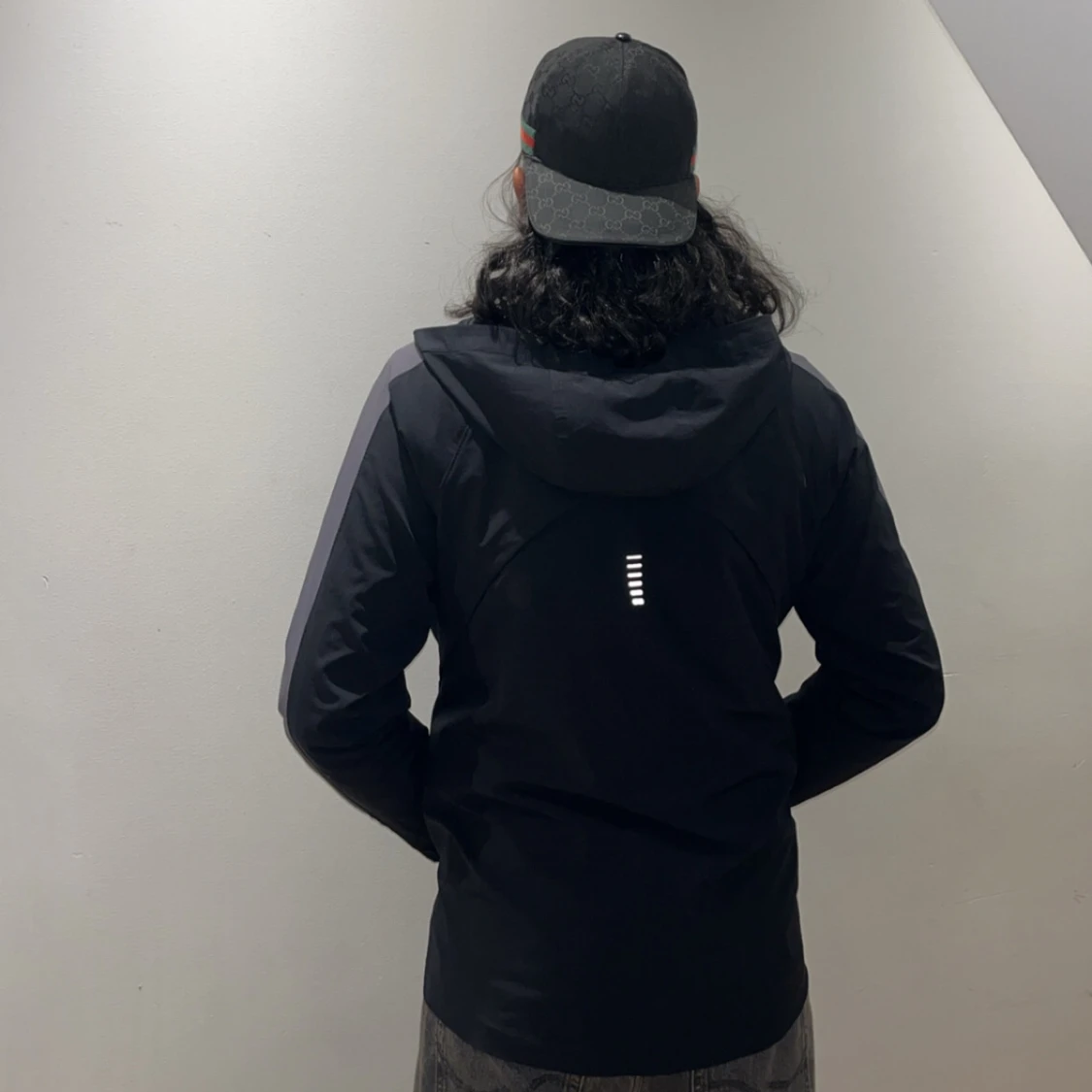 Svart vindjacka från Under Armour - 1