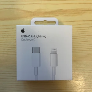 Apple Usb-c till Lightning-kabel (2 m) - Oöppnad i orginalförpackning. Nypris 445kr.