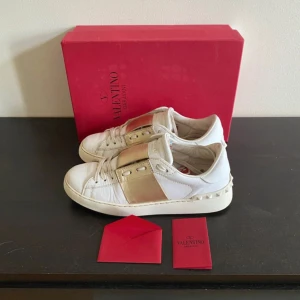 Valentino Open - Valentino Open, box, kort, självklart äkta