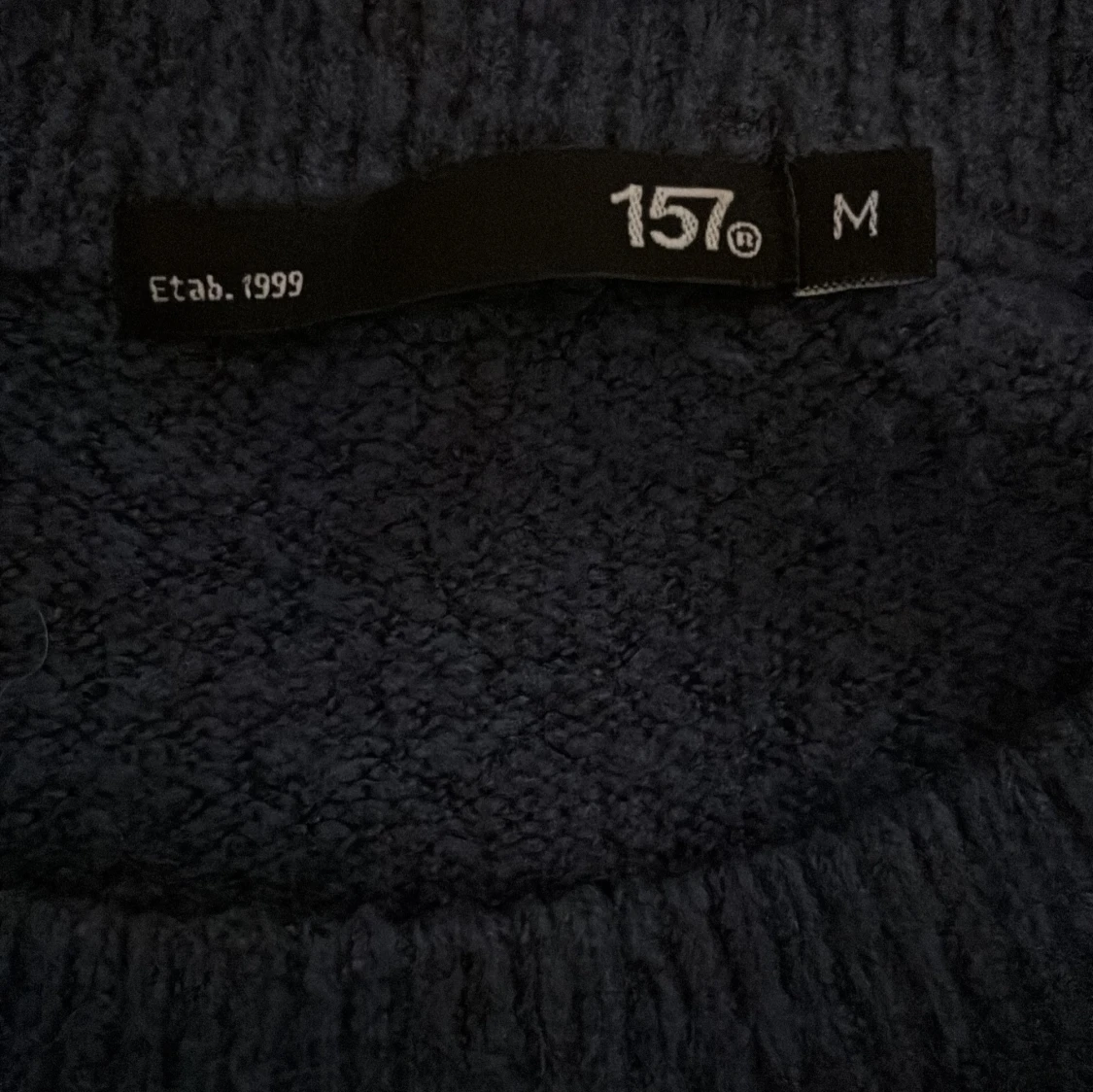 Mörkblå stickad tröja från 157 - 2