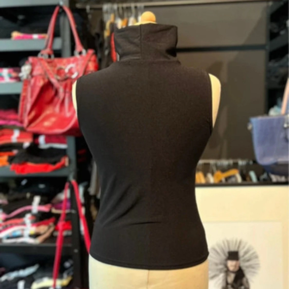 Svart polotopp med guldglitter från Koola Anna - 1