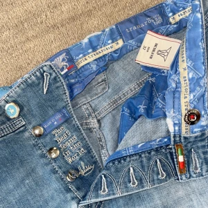 Tramarossa ”Leonardo” jeans  - Säljer de snyggaste jeansen på marknaden just nu! Tramarossa jeans i modellen ”Leonardo” i storlek 32 för 1200kr! Nyskick och utan defekter. Slim fit, sköna och med kvalitet. Skriv om minsta funderingar!👖🔥