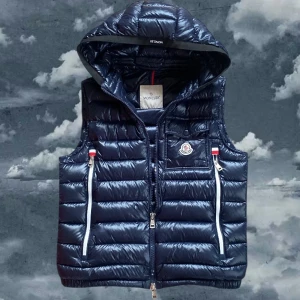 Moncler väst - Moncler Ragot väst  skick 9/10~ size 1=S pris går att diskutera