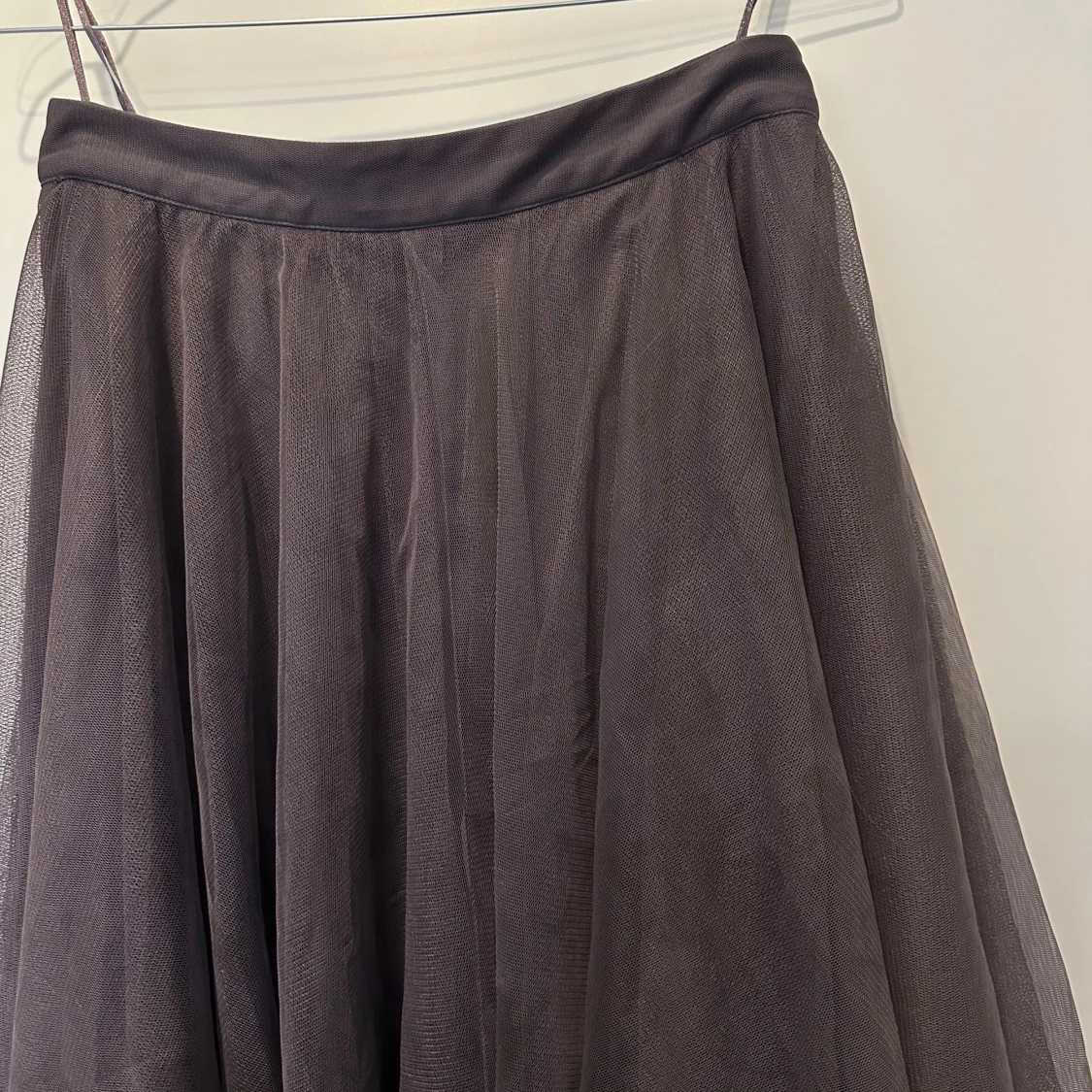 Mörklila tyllkjol från Esprit. Perfekt till Halloween!! - 2