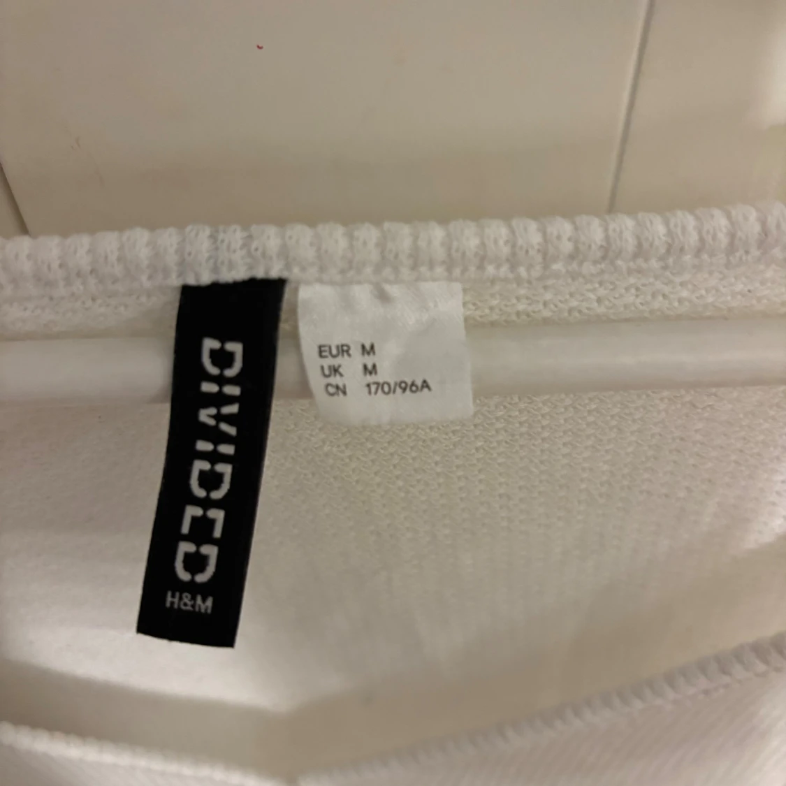 Vit croppad topp med knappar H&M - 1