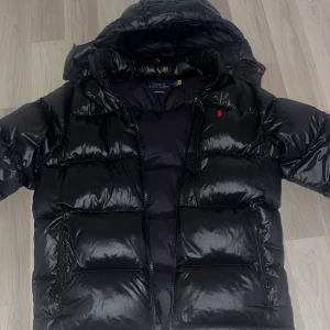 Polo raulph lauren jacka - 10/10 skicka då den knappt är använd pågrund av att den är för liten