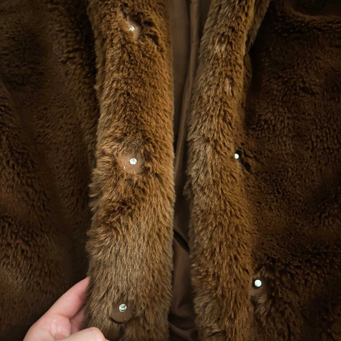 Brun pälsjacka från NA-KD  - 2