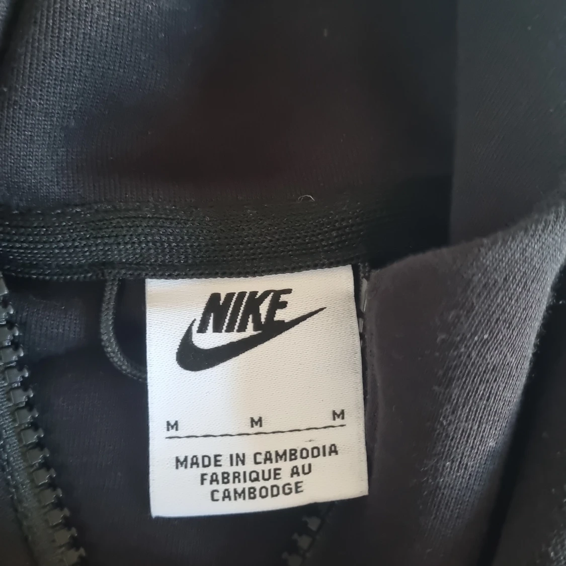 Nike tech hoodie och byxor - 1