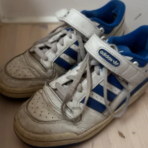 Adidas skor - I använt skick