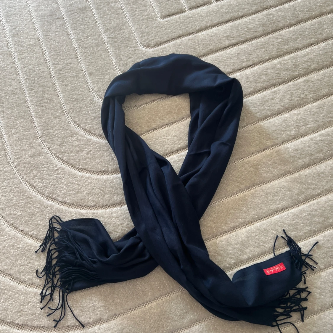 Mörkblå halsduk från Cashmink