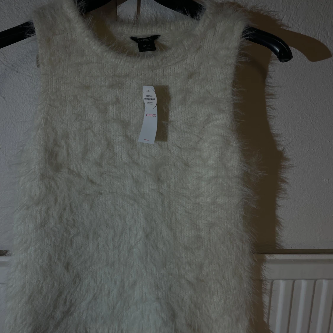 Vit fluffig stickad linnetopp Lindex