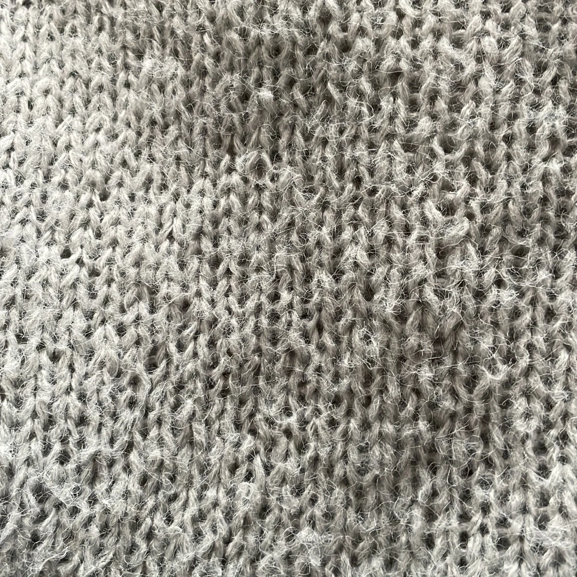 Ljusgrå stickad tröja från cubus  - 1