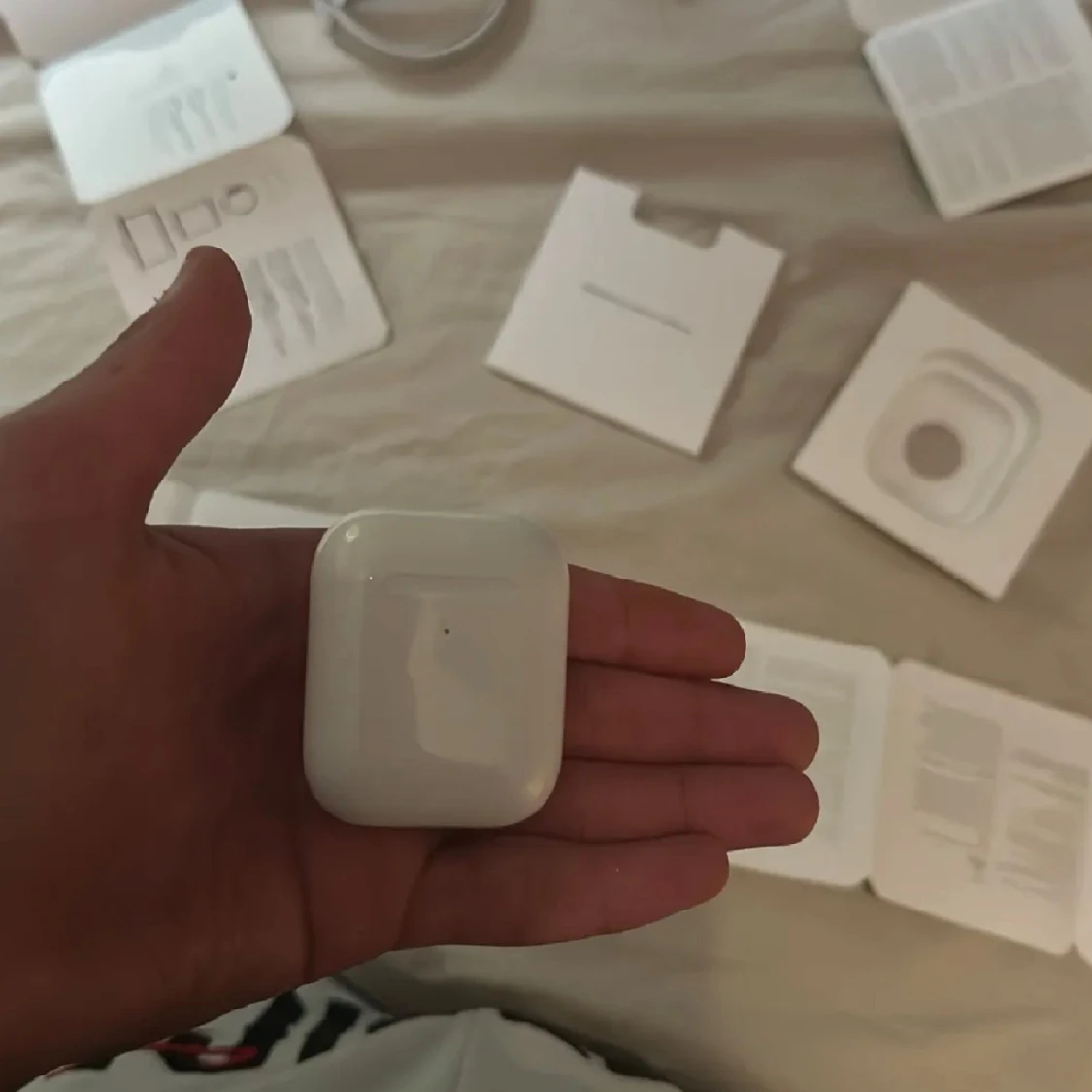 AirPods (2nd generation) - 1