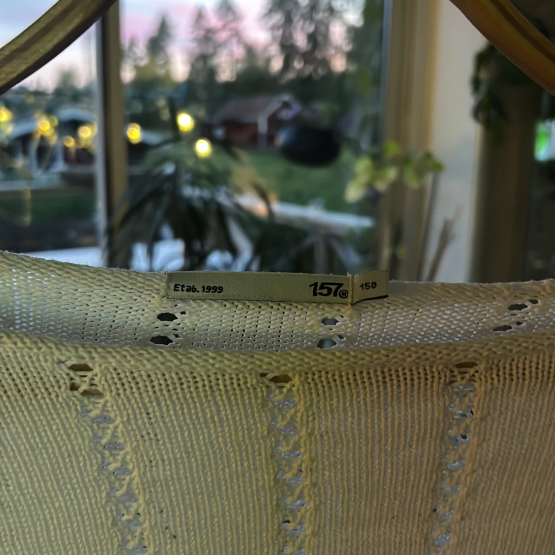 Vit stickad tröja från 157 - 1