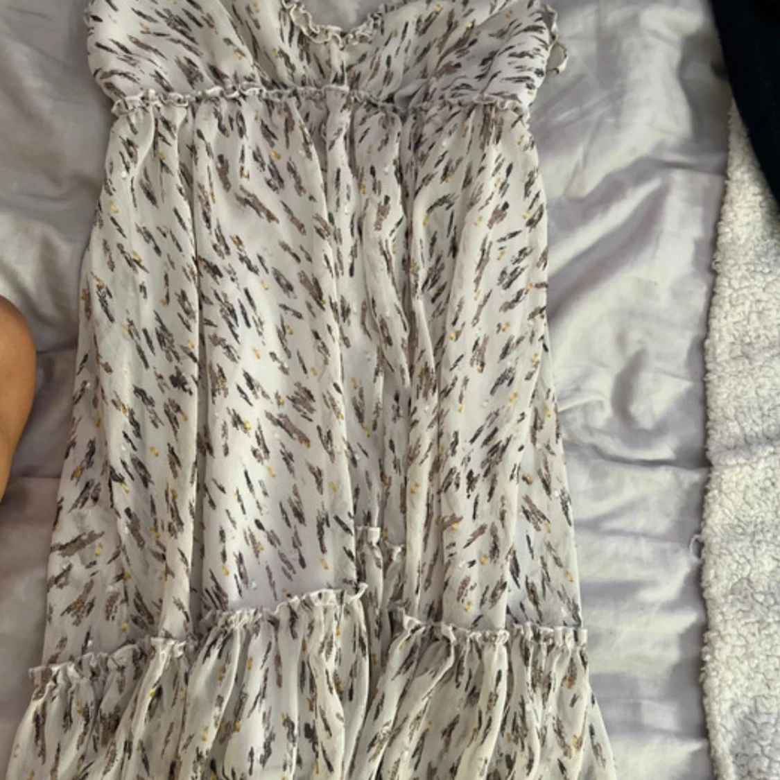 Vit mönstrad sommarklänning från Marina - 2