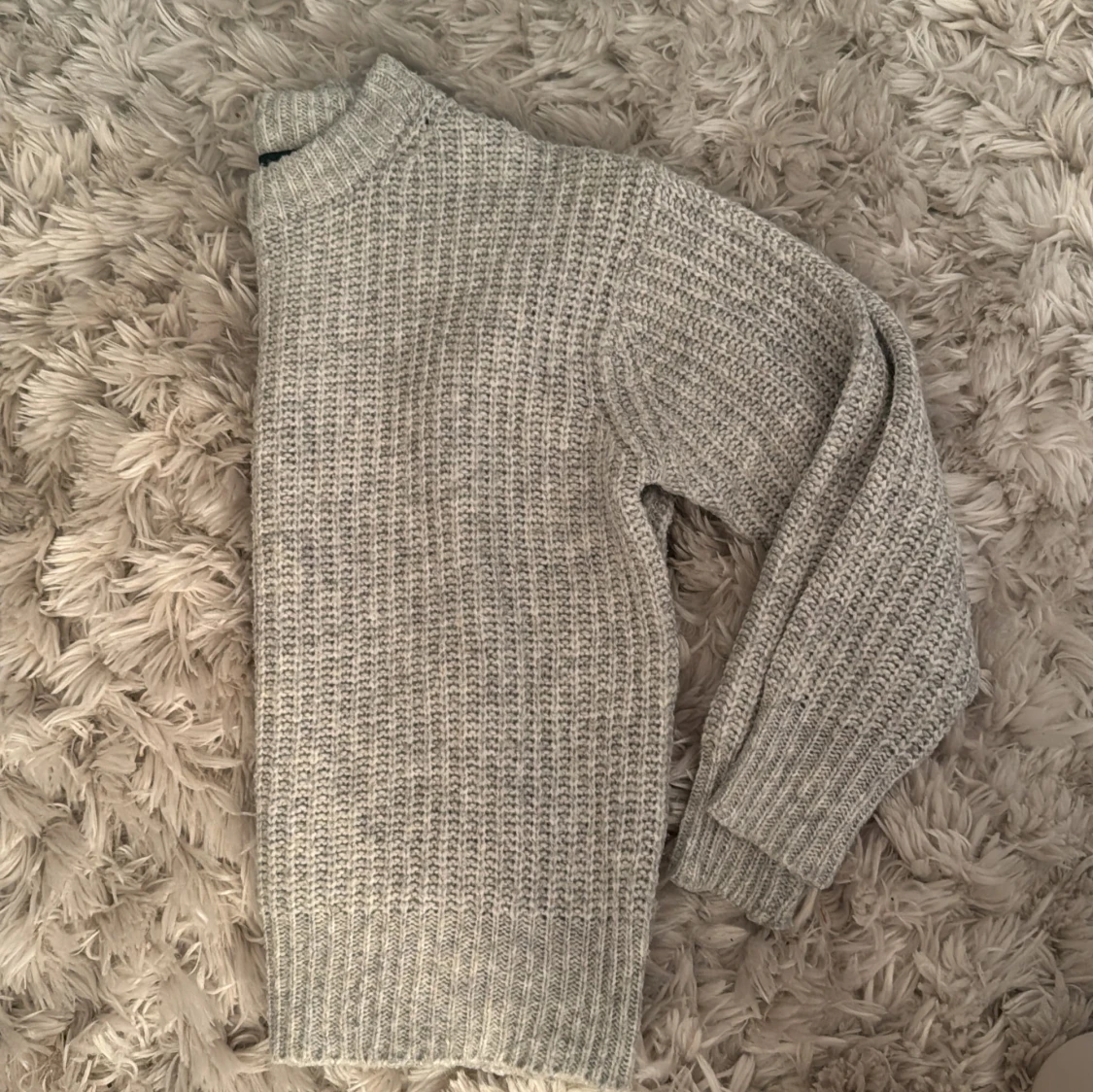 Grå stickad tröja från 157 - 2