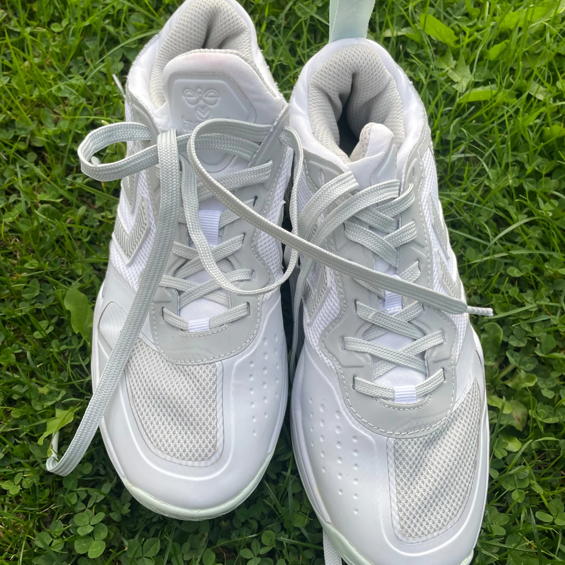 Vita sneakers från Hummel strl 37,5