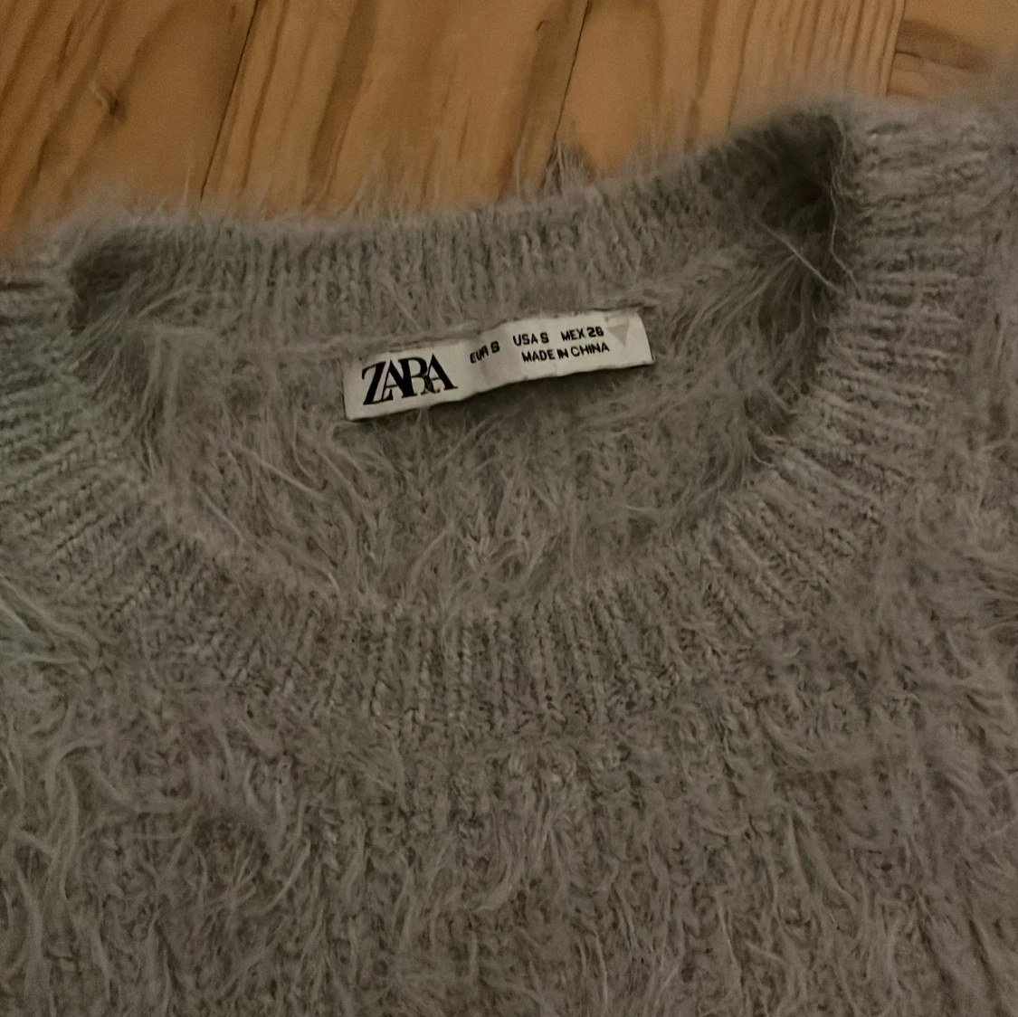 Fluffig Zara topp/t-shirt - 1