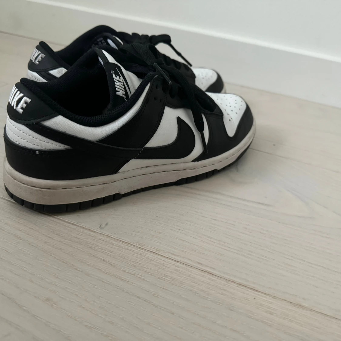 Nike Dunk Low svartvita sneakers - 3