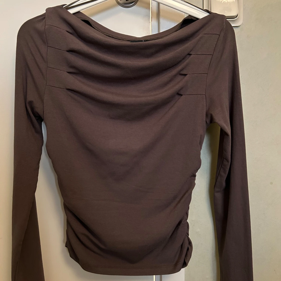 Ny Brun långärmad topp Gina Tricot