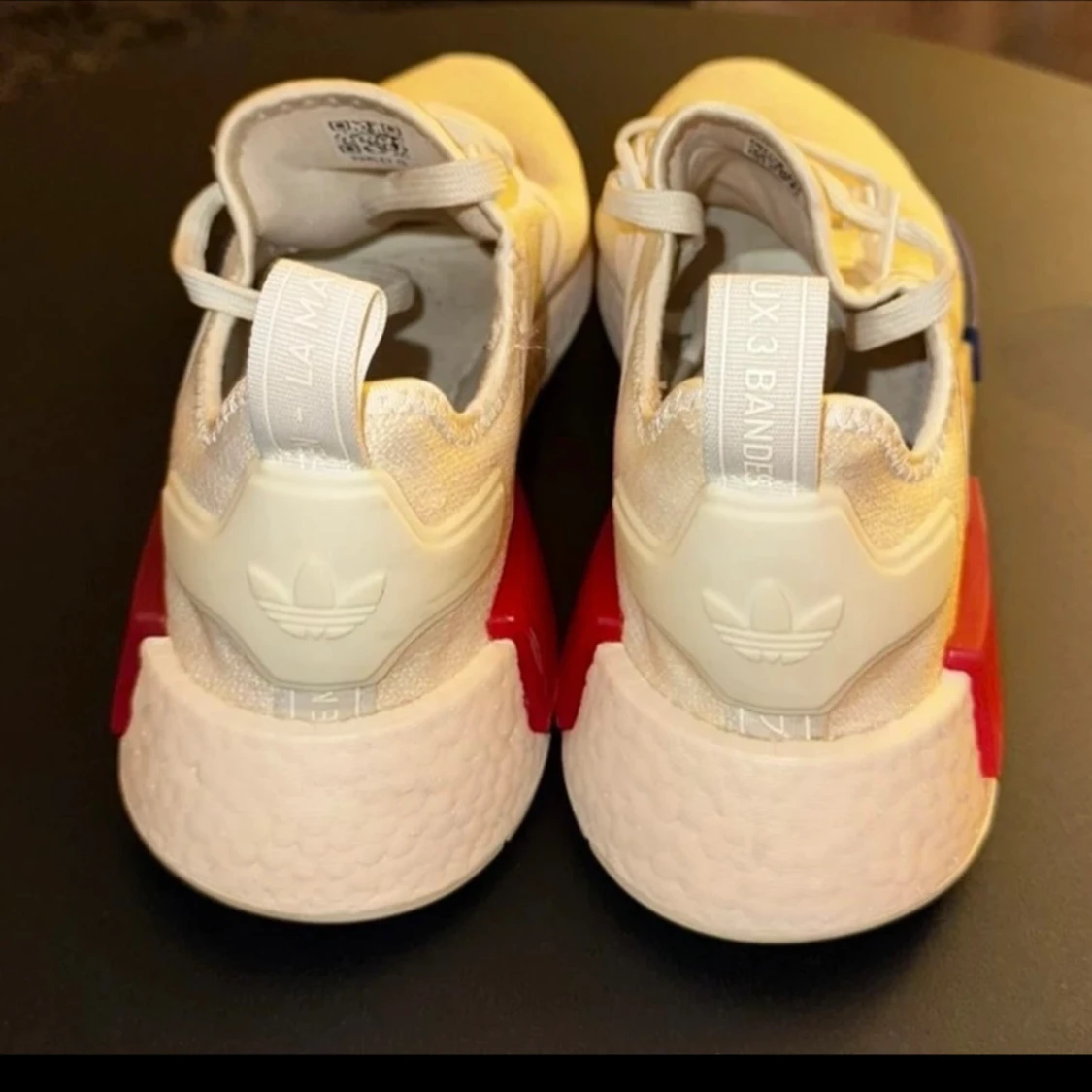 Adidas NMD vita sneakers med färggdetalj - 1